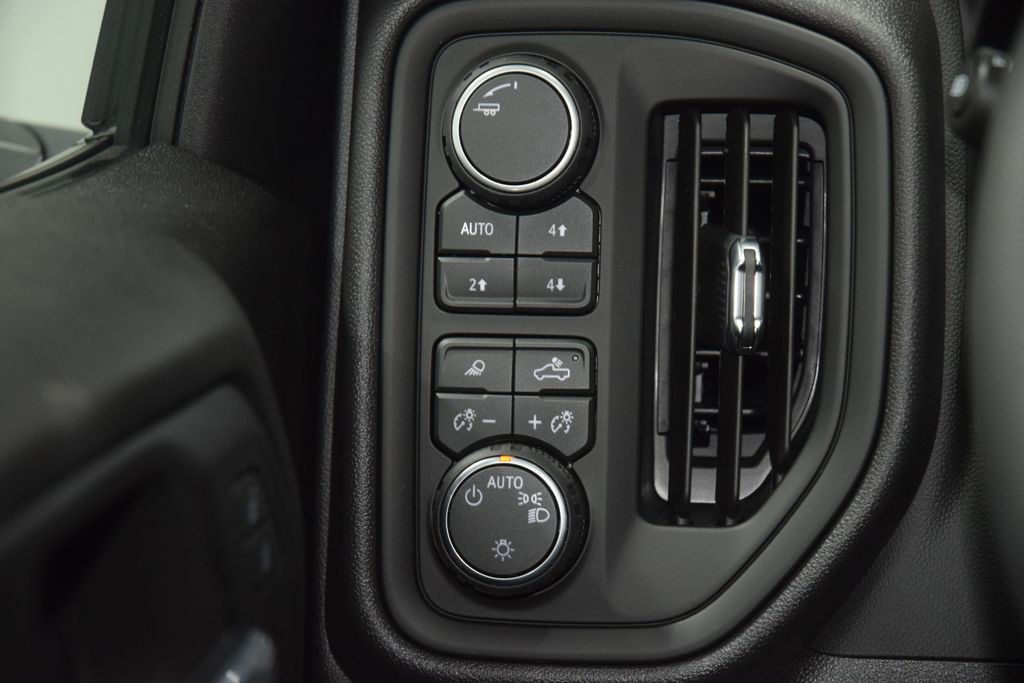 2026 Chevrolet Silverado 1500 4WD Crew Cab 157" Work Truck - 23062188 - 31