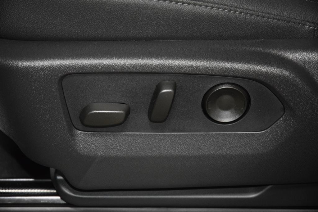 2026 Chevrolet Silverado 1500 LT - 23068973 - 41