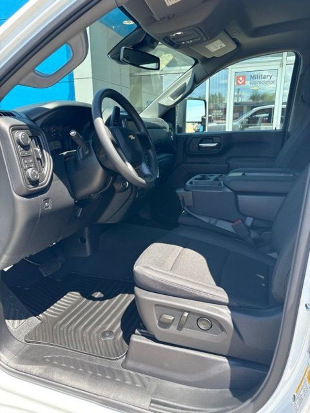 2026 Chevrolet Silverado 2500HD 4WD Crew Cab 159" Custom - 23015979 - 7