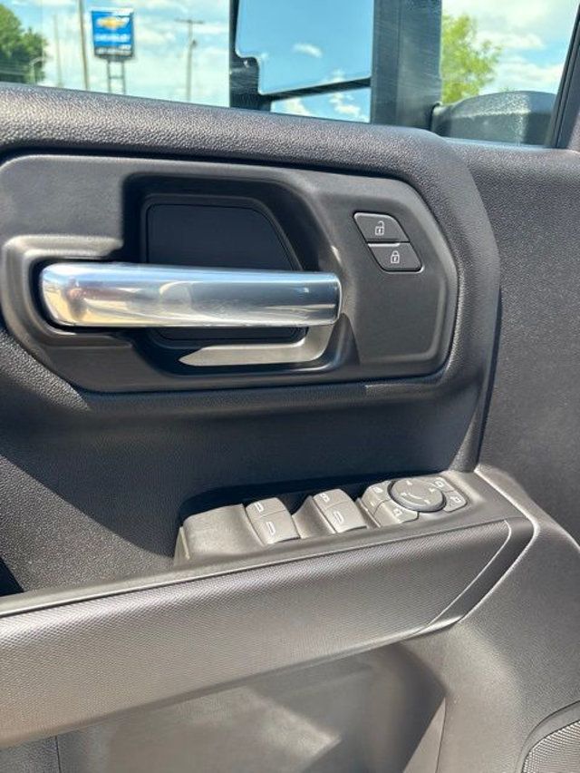 2026 Chevrolet Silverado 2500HD 4WD Crew Cab 159" Custom - 23015979 - 8