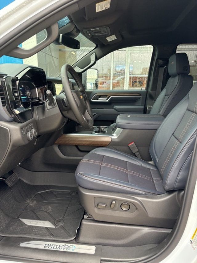 2026 Chevrolet Silverado 2500HD 4WD Crew Cab 159" High Country - 22938326 - 8