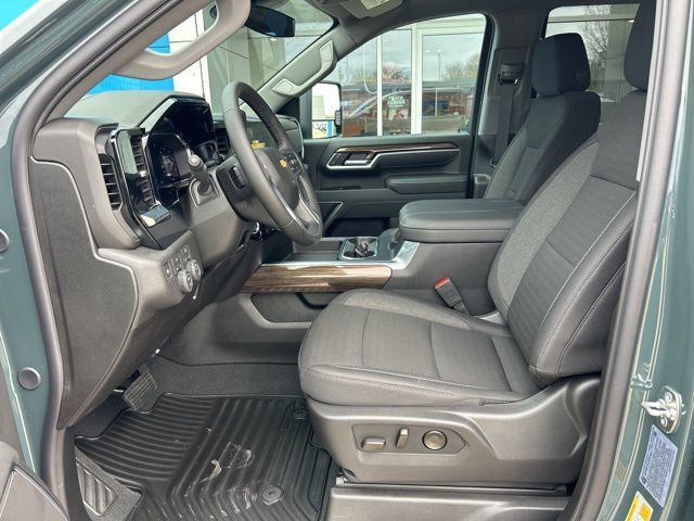 2026 Chevrolet Silverado 2500HD 4WD Crew Cab 159" LT - 22986572 - 8