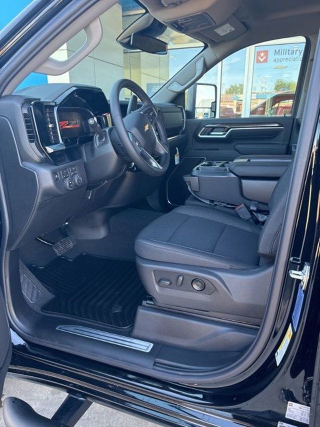 2026 Chevrolet Silverado 2500HD 4WD Crew Cab 159" LT - 23024085 - 8
