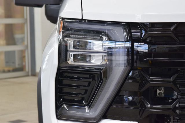 2026 Chevrolet Silverado 2500HD 4WD Crew Cab 159" ZR2 - 23012333 - 11