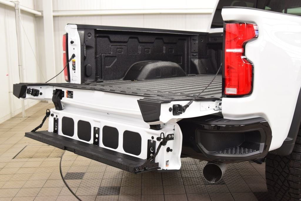 2026 Chevrolet Silverado 2500HD 4WD Crew Cab 159" ZR2 - 23012333 - 29