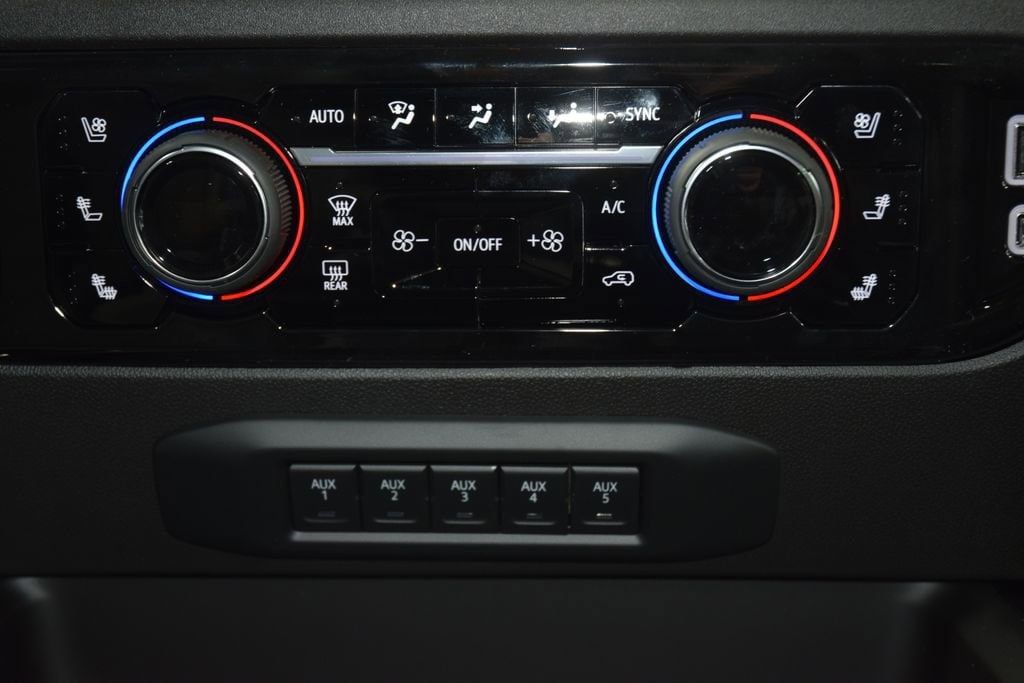 2026 Chevrolet Silverado 2500HD 4WD Crew Cab 159" ZR2 - 23012333 - 37