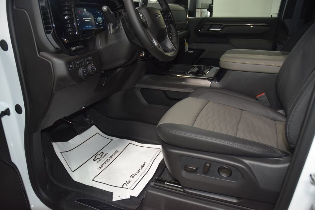 2026 Chevrolet Silverado 2500HD 4WD Crew Cab 159" ZR2 - 23012333 - 45