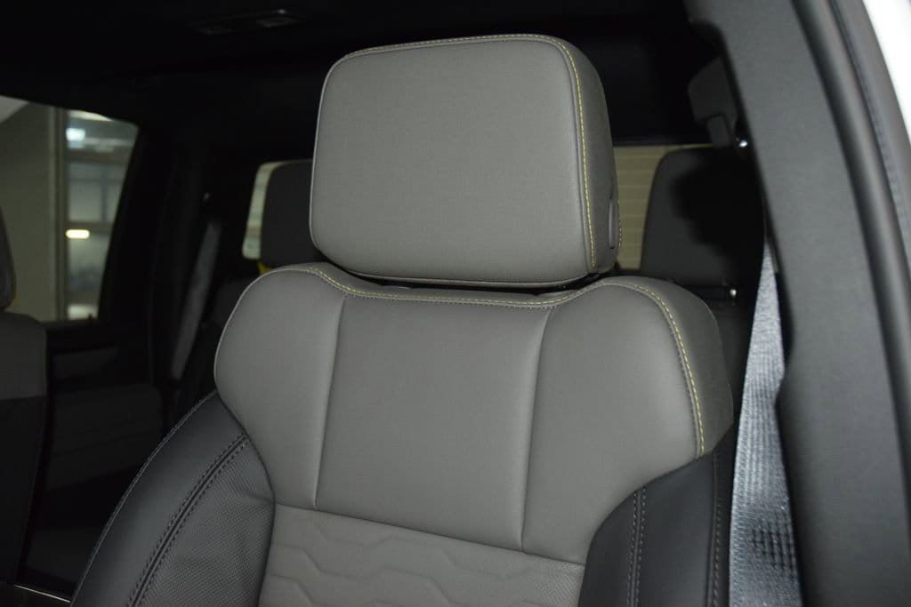 2026 Chevrolet Silverado 2500HD 4WD Crew Cab 159" ZR2 - 23012333 - 47