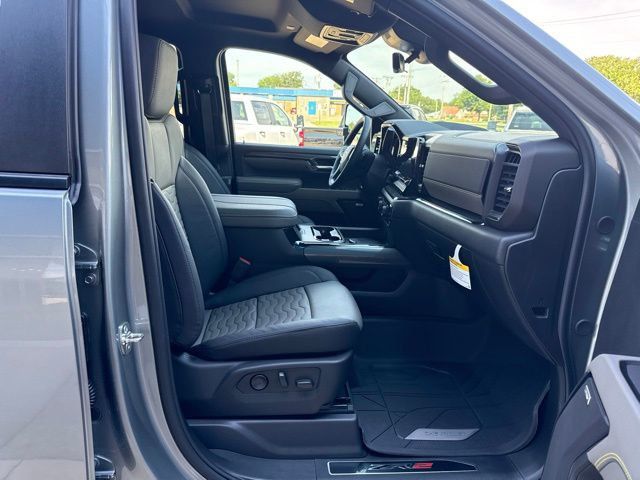 2026 Chevrolet Silverado 2500HD 4WD Crew Cab 159" ZR2 - 23041834 - 14