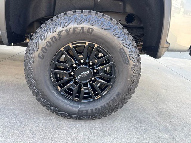 2026 Chevrolet Silverado 2500HD 4WD Crew Cab 159" ZR2 - 23041834 - 22