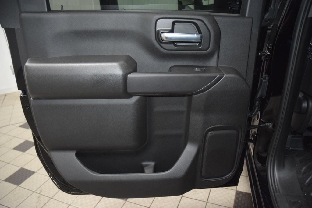 2026 Chevrolet Silverado 3500 HD Chassis Cab Work Truck - 23041877 - 37