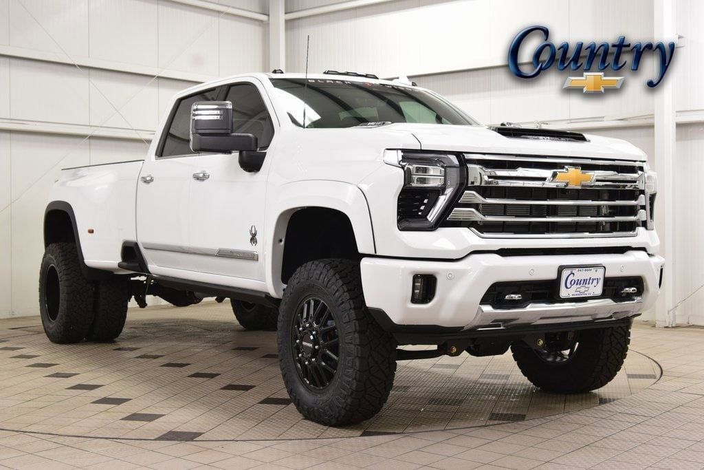 2026 Chevrolet Silverado 3500HD 4WD Crew Cab 172" High Country - 23012353 | Video 1