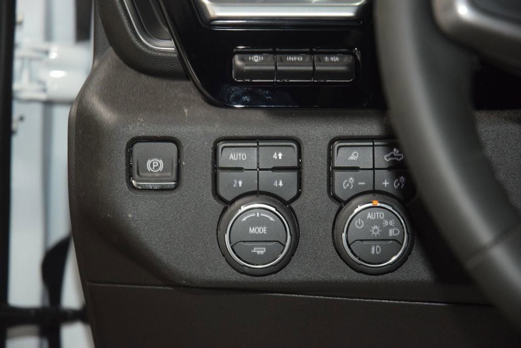 2026 Chevrolet Silverado 3500HD 4WD Crew Cab 172" High Country - 23012356 - 38