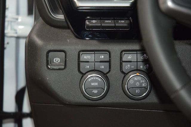 2026 Chevrolet Silverado 3500HD 4WD Crew Cab 172" High Country - 23012356 - 38