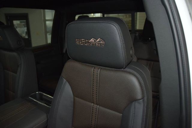 2026 Chevrolet Silverado 3500HD 4WD Crew Cab 172" High Country - 23012356 - 44