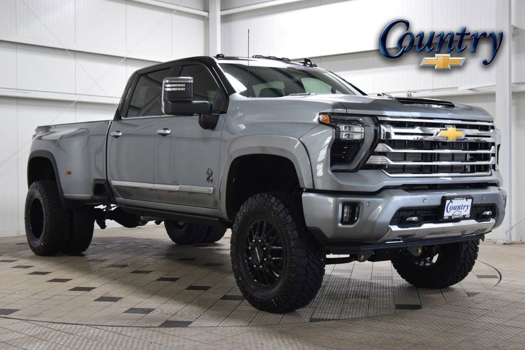 2026 Chevrolet Silverado 3500HD 4WD Crew Cab 172" High Country - 23015288 | Video 1
