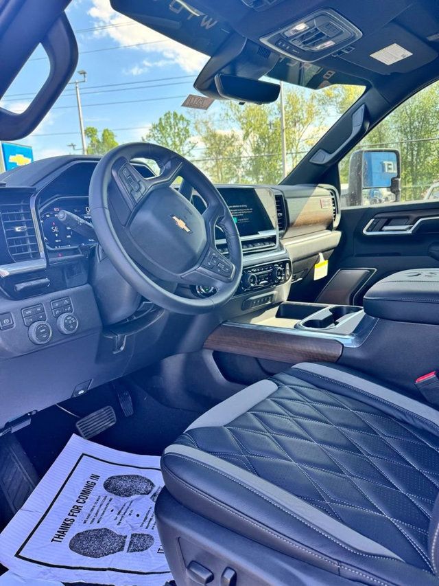 2026 Chevrolet Silverado 3500HD 4WD Crew Cab 172" High Country - 23015288 - 3