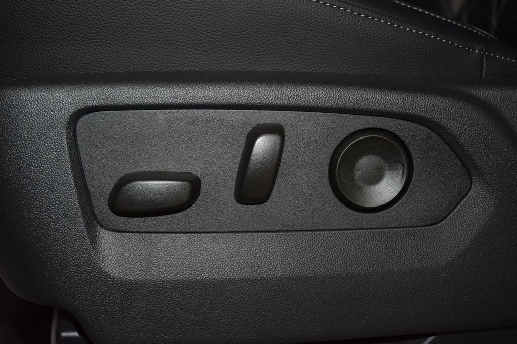 2026 Chevrolet Silverado 3500HD 4WD Crew Cab 172" High Country - 23015288 - 42