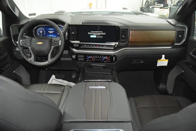 2026 Chevrolet Silverado 3500HD 4WD Crew Cab 172" High Country - 23039346 - 32