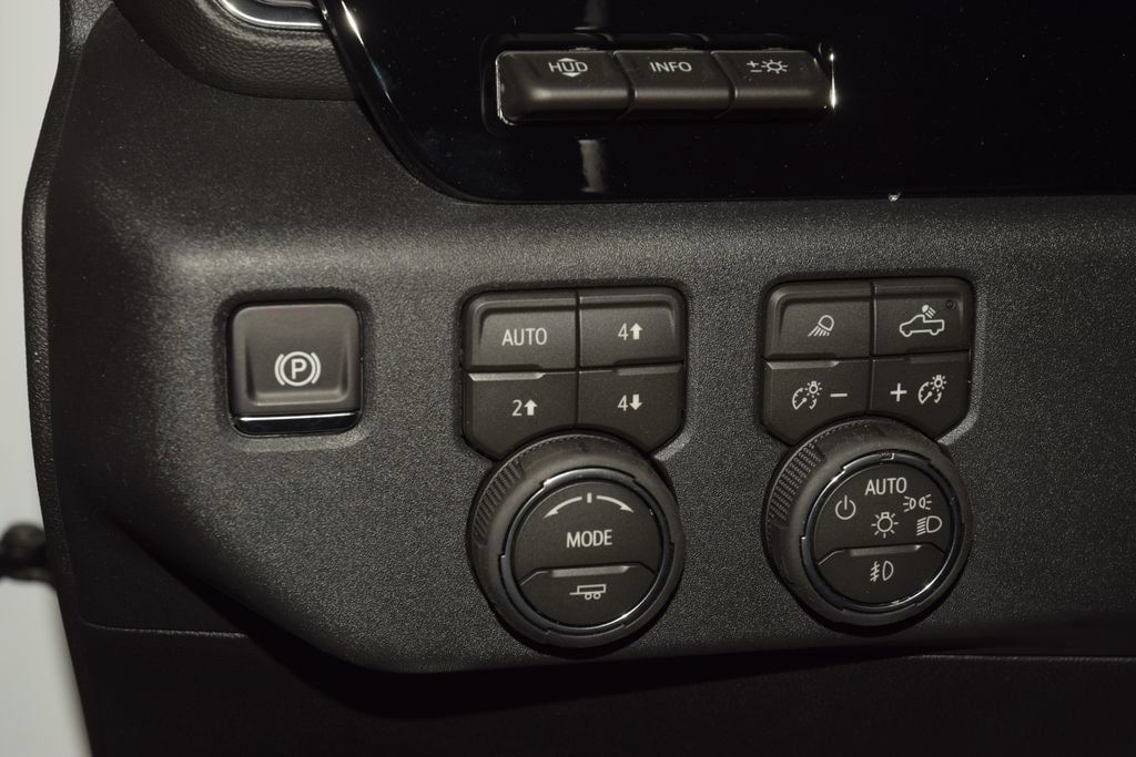 2026 Chevrolet Silverado 3500HD 4WD Crew Cab 172" High Country - 23039346 - 37