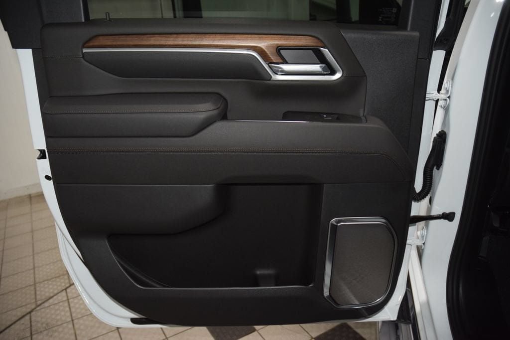 2026 Chevrolet Silverado 3500HD 4WD Crew Cab 172" High Country - 23039346 - 50