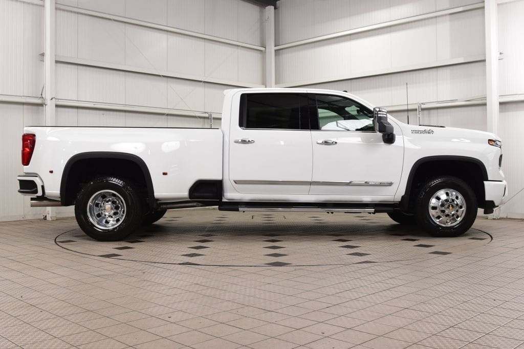 2026 Chevrolet Silverado 3500HD 4WD Crew Cab 172" High Country - 23039346 - 8