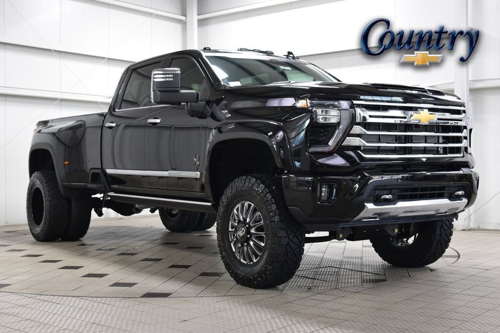 2026 Chevrolet Silverado 3500HD 4WD Crew Cab 172" High Country - 23052470 | Video 1