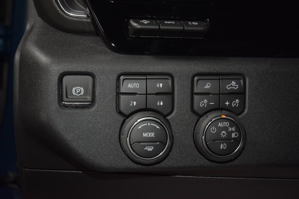 2026 Chevrolet Silverado 3500HD 4WD Crew Cab 172" High Country - 23078902 - 38