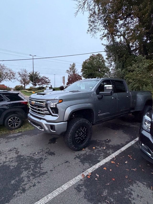 2026 Chevrolet Silverado 3500HD 4WD Crew Cab 172" High Country - 23096578 - 3