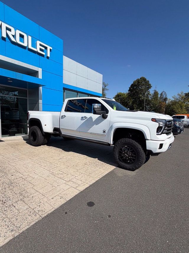 2026 Chevrolet Silverado 3500HD 4WD Crew Cab 172" High Country - 23096953 - 1