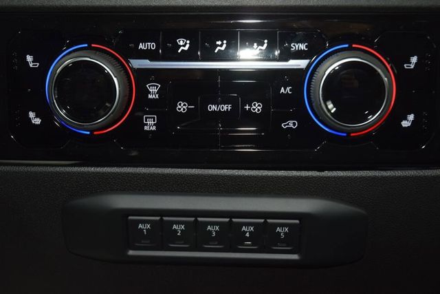 2026 Chevrolet Silverado 3500HD 4WD Crew Cab 172" LT - 23012359 - 35