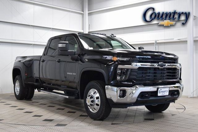 2026 Chevrolet Silverado 3500HD 4WD Crew Cab 172" LT - 23012367 | Video 1