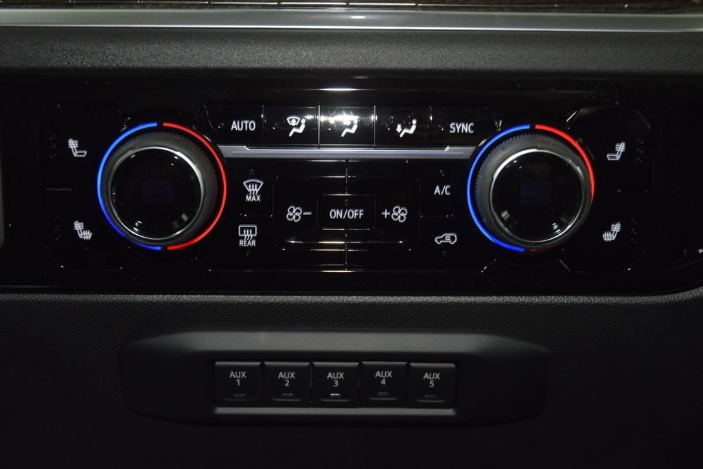 2026 Chevrolet Silverado 3500HD 4WD Crew Cab 172" LT - 23058632 - 36