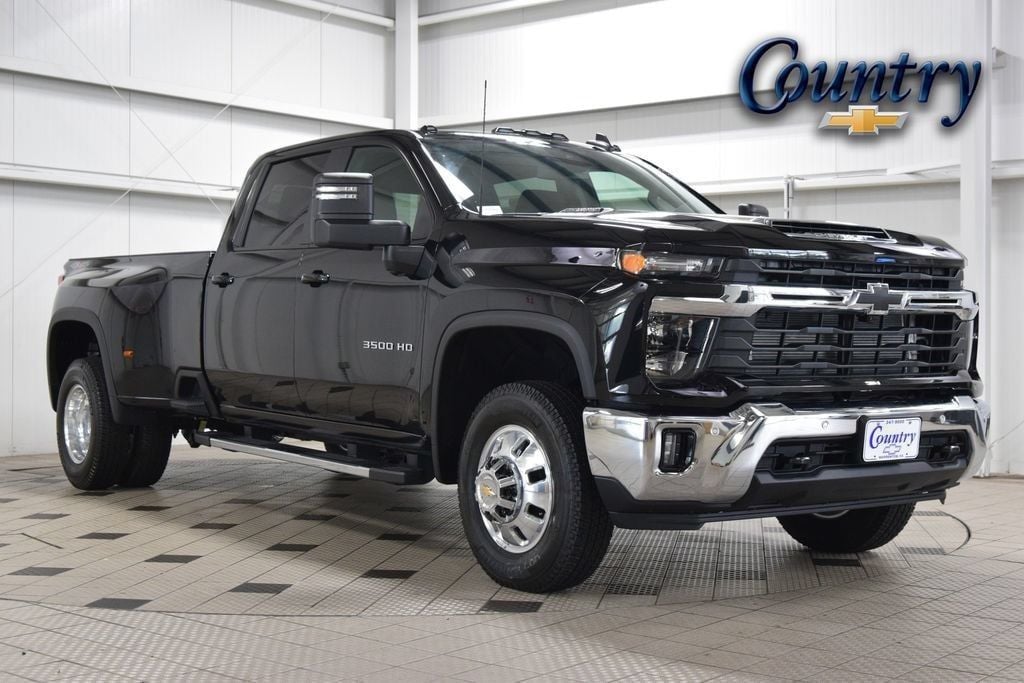 2026 Chevrolet Silverado 3500HD 4WD Crew Cab 172" LT - 23060063 | Video 1