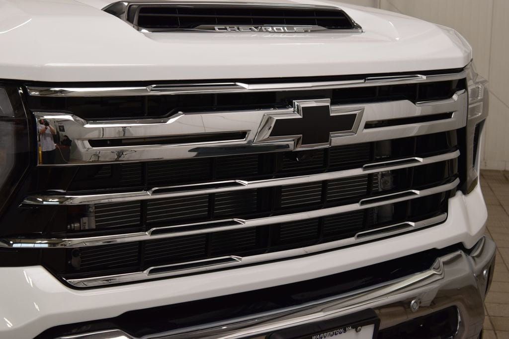 2026 Chevrolet Silverado 3500HD 4WD Crew Cab 172" LTZ - 23020028 - 10