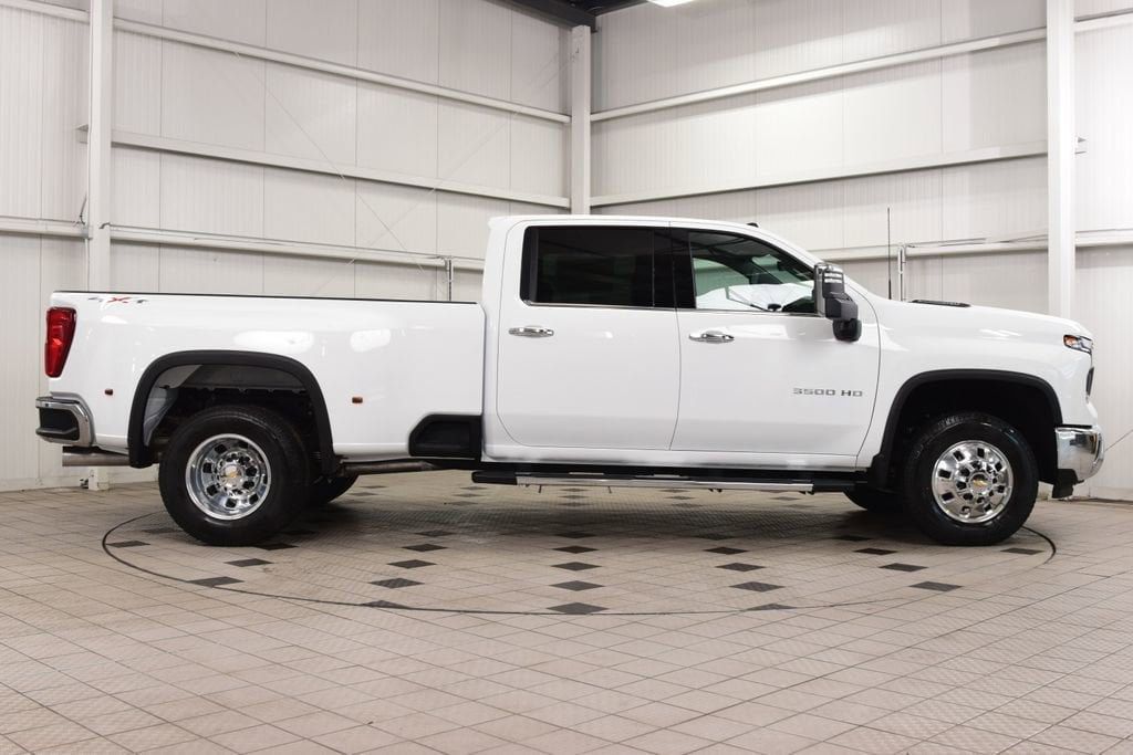 2026 Chevrolet Silverado 3500HD 4WD Crew Cab 172" LTZ - 23020028 - 8
