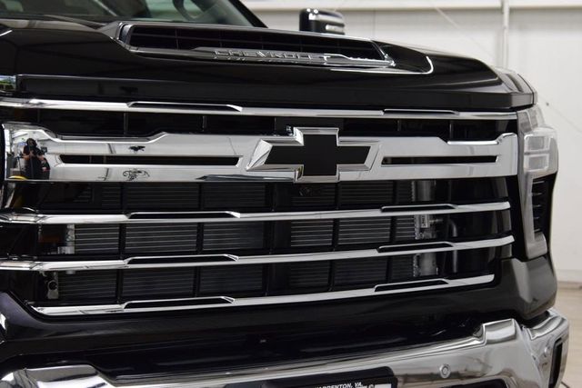 2026 Chevrolet Silverado 3500HD 4WD Crew Cab 172" LTZ - 23020029 - 10