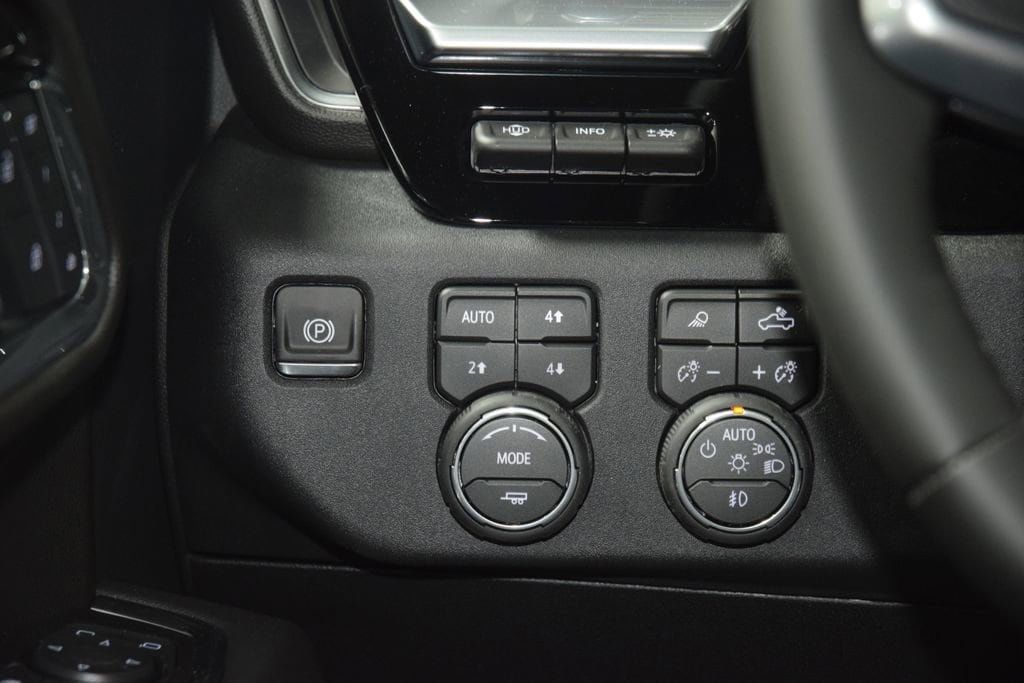2026 Chevrolet Silverado 3500HD 4WD Crew Cab 172" LTZ - 23020029 - 37