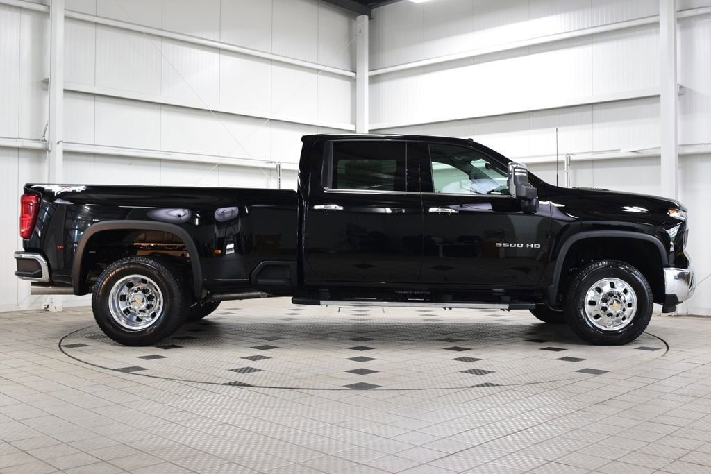2026 Chevrolet Silverado 3500HD 4WD Crew Cab 172" LTZ - 23020029 - 8