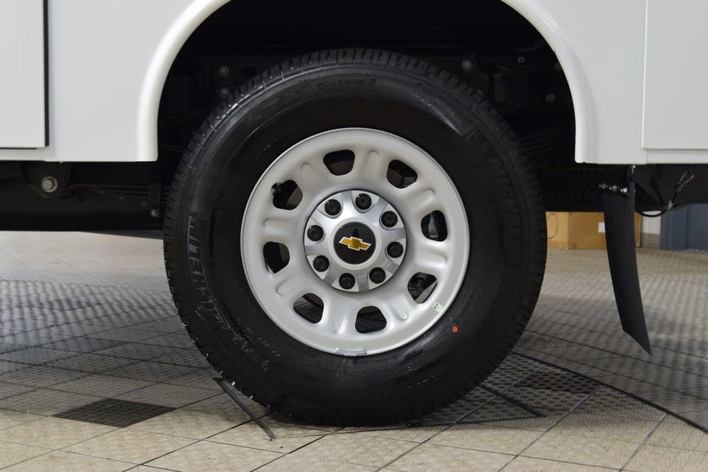 2026 Chevrolet Silverado 3500HD 4WD Crew Cab 172" Work Truck - 23012340 - 22