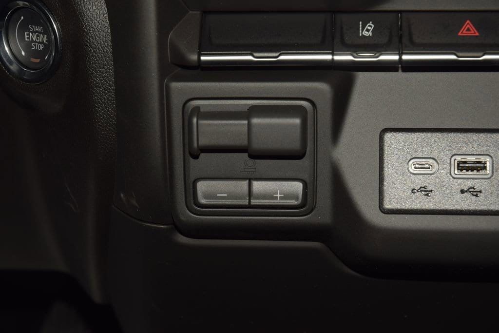 2026 Chevrolet Silverado 3500HD 4WD Crew Cab 172" Work Truck - 23012340 - 28