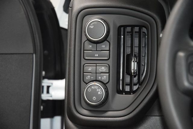 2026 Chevrolet Silverado 3500HD 4WD Crew Cab 172" Work Truck - 23012340 - 30