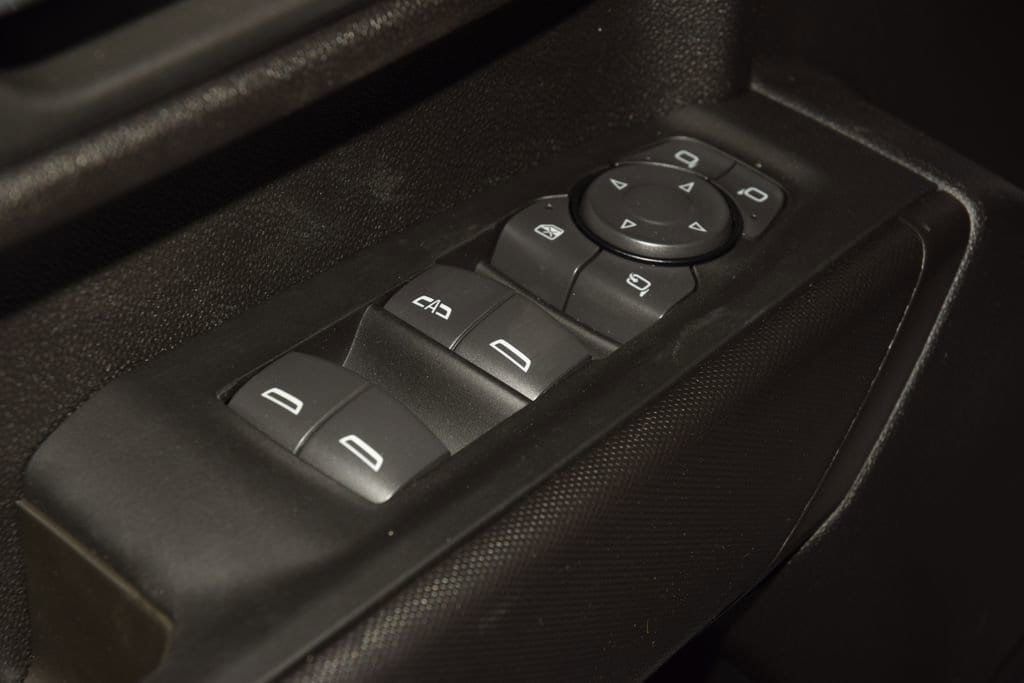 2026 Chevrolet Silverado 3500HD 4WD Crew Cab 172" Work Truck - 23012340 - 40