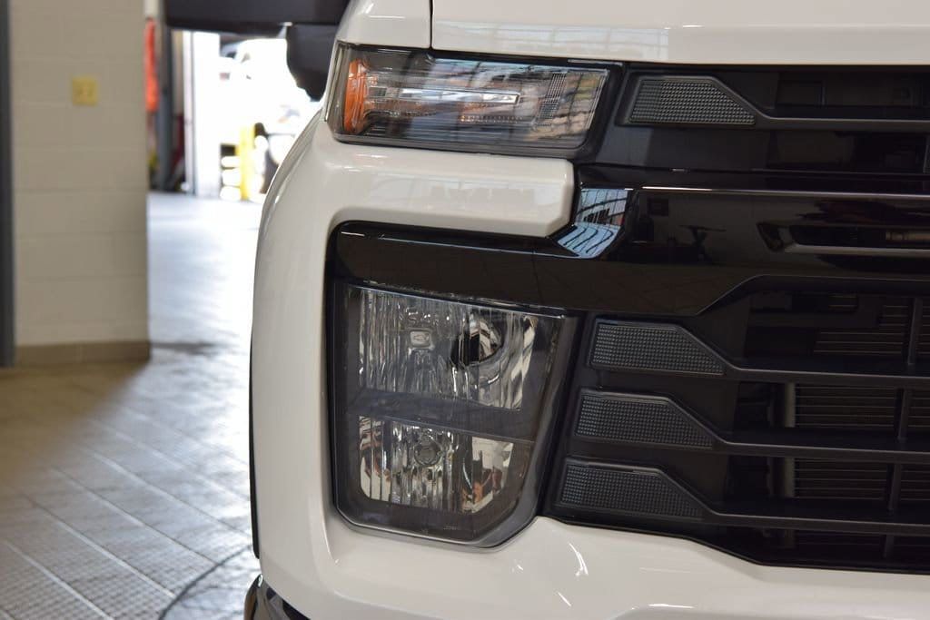 2026 Chevrolet Silverado 3500HD 4WD Crew Cab 172" Work Truck - 23012340 - 6