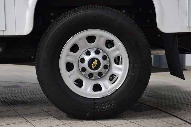 2026 Chevrolet Silverado 3500HD 4WD Crew Cab 172" Work Truck - 23012354 - 16