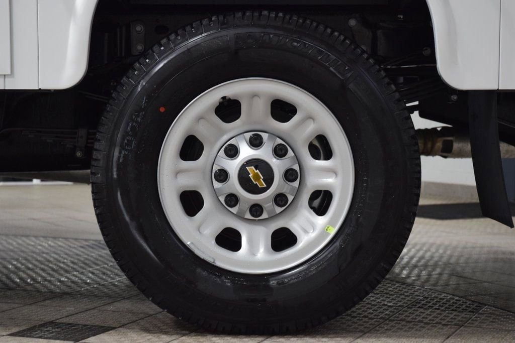 2026 Chevrolet Silverado 3500HD 4WD Crew Cab 172" Work Truck - 23012361 - 17
