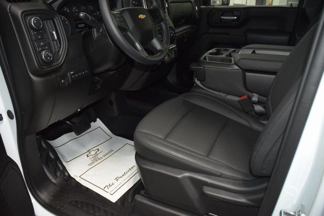 2026 Chevrolet Silverado 3500HD 4WD Crew Cab 172" Work Truck - 23012361 - 29