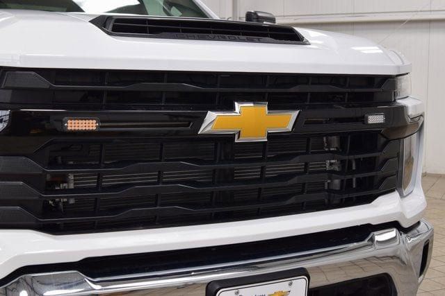 2026 Chevrolet Silverado 3500HD 4WD Crew Cab 172" Work Truck - 23012362 - 4