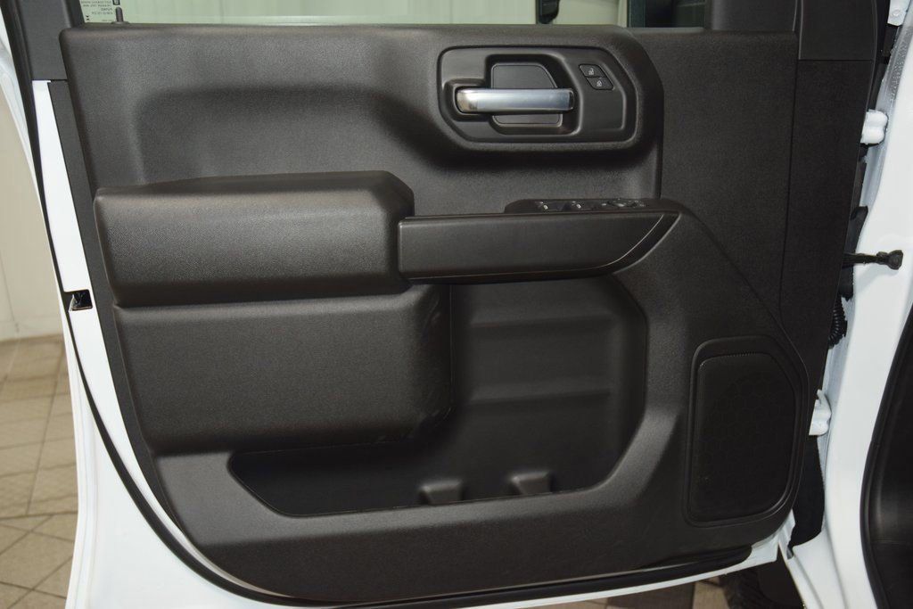 2026 Chevrolet Silverado 3500HD 4WD Crew Cab 172" Work Truck - 23012364 - 37