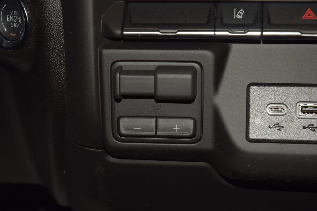 2026 Chevrolet Silverado 3500HD 4WD Crew Cab 172" Work Truck - 23012365 - 28